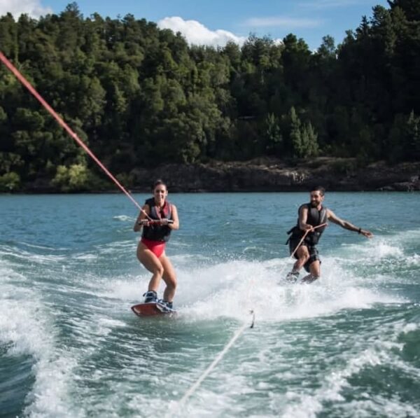 Clases de wakeboar y esquí náutico