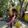 Escultura de hada en Bosque Encantado Pucón - Experiencia mágica en bosque nativo del sur de Chile