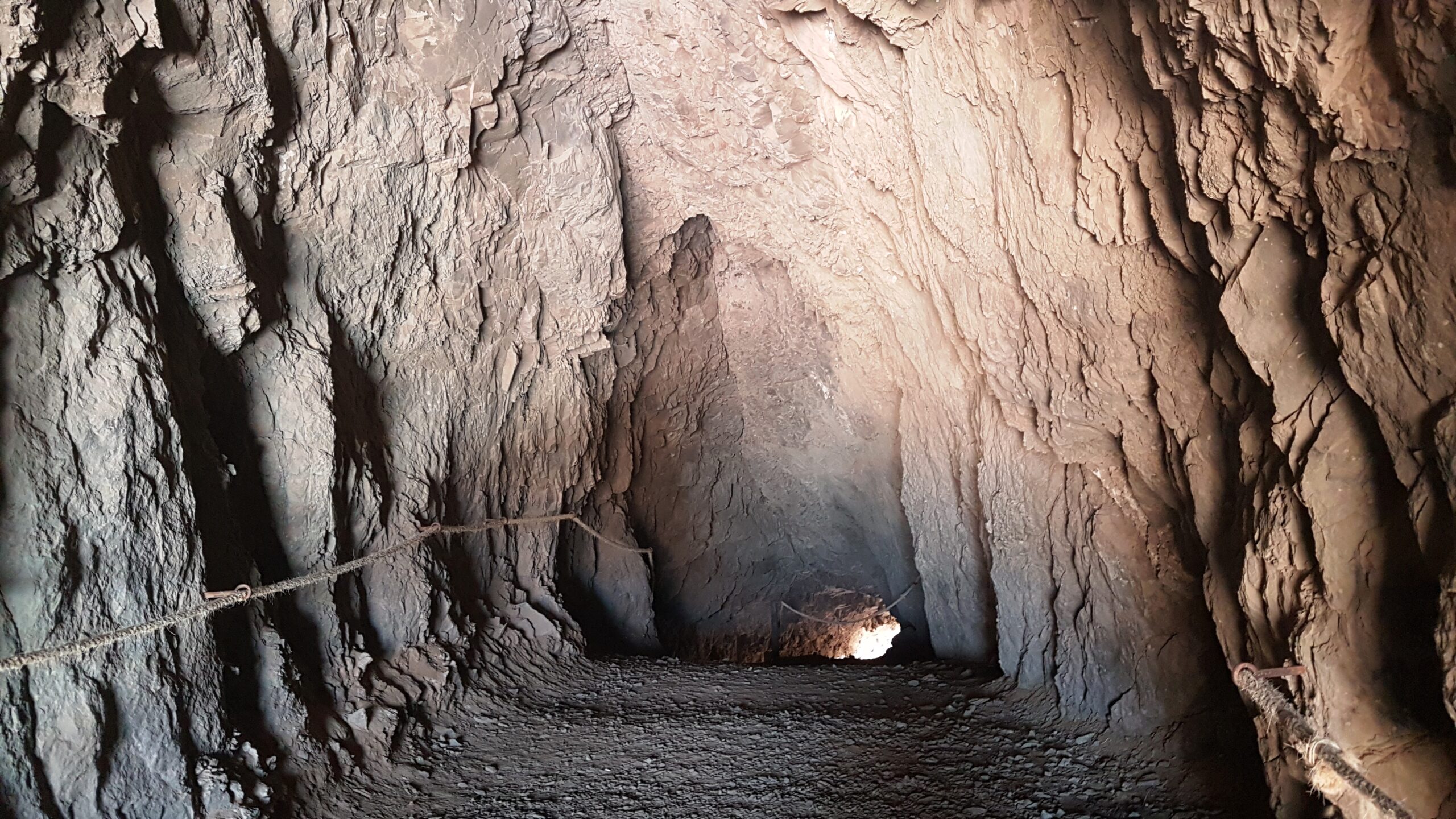 Cuevas de Anzota en Arica

Attribution:
Chileartists, CC BY-SA 4.0, via Wikimedia Commons
